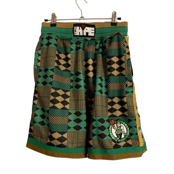 Two Hype NBA LAB Boston Celtics Team Kente Shorts Green Logo Mens Size Small - Picture 1 of 8